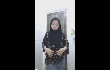 Viral Indo Sma Senyum Tipis Di Balik Api Unggun Yang Berpijar Super Funny